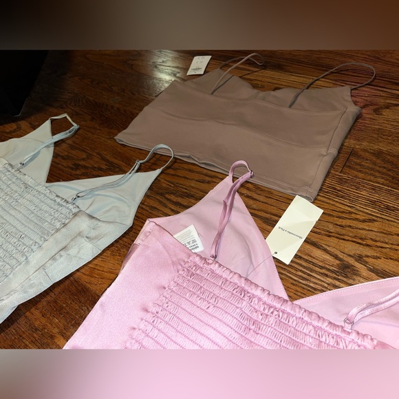 Abercrombie and Fitch cropped tank bundle - Picture 4 of 9